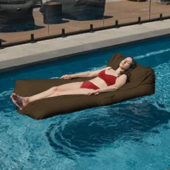Bean bag flottant pour la piscine - brun