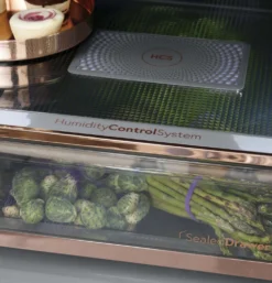CAFE Réfrigérateur 27,8 pi3 36 po Acier inoxydable Congélateur en bas, Portes françaises - CVE28DP2NS1