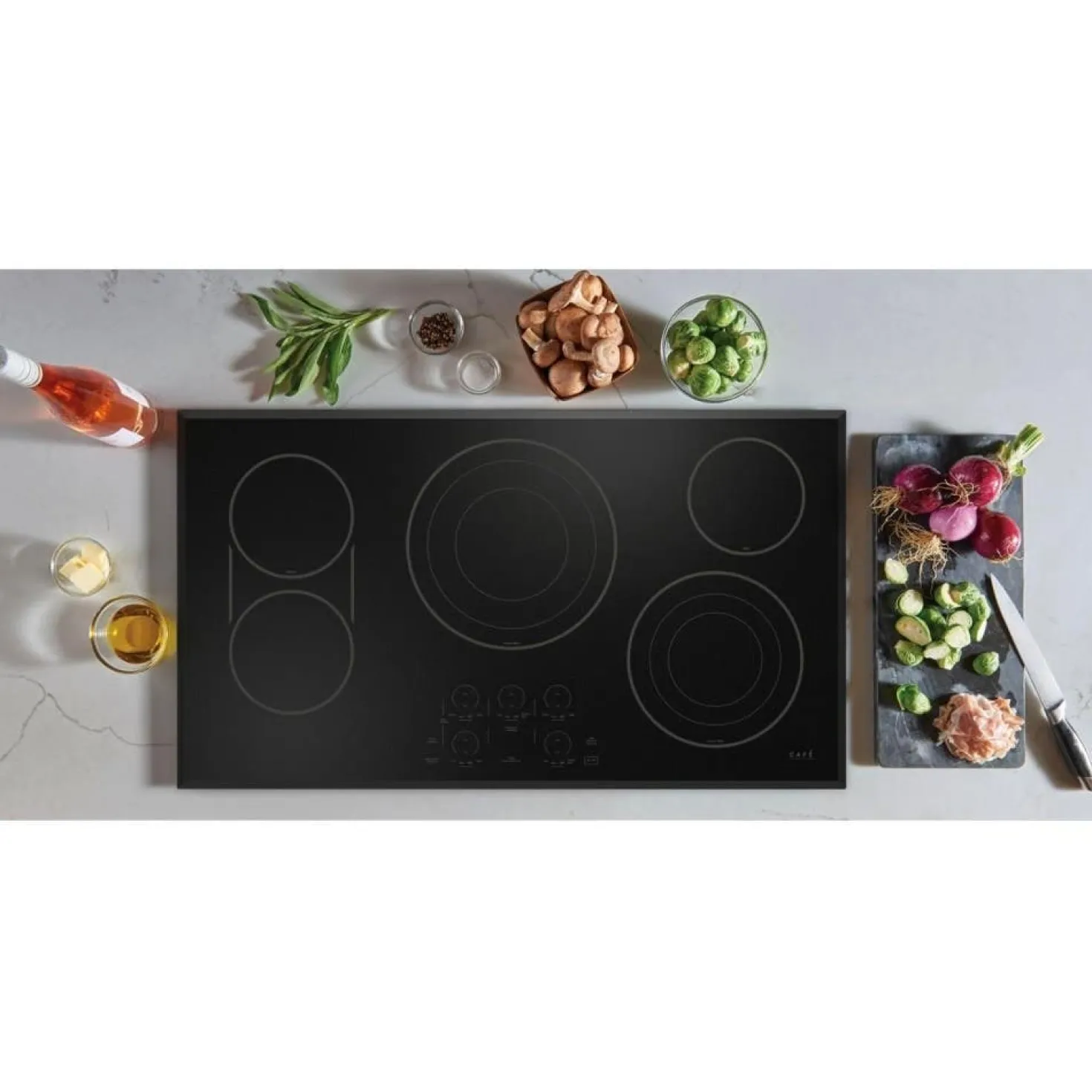 CAFE Table de cuisson Vitrocéramique Noir 36" Noir - CEP90361TBB