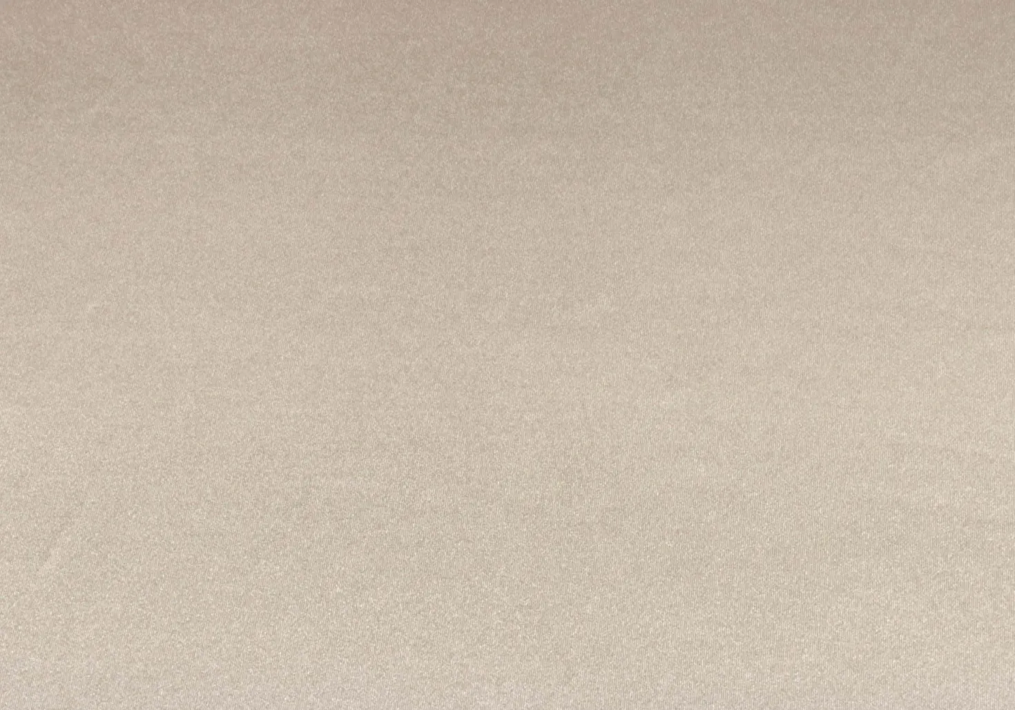Coussin décoratif en satin 18"