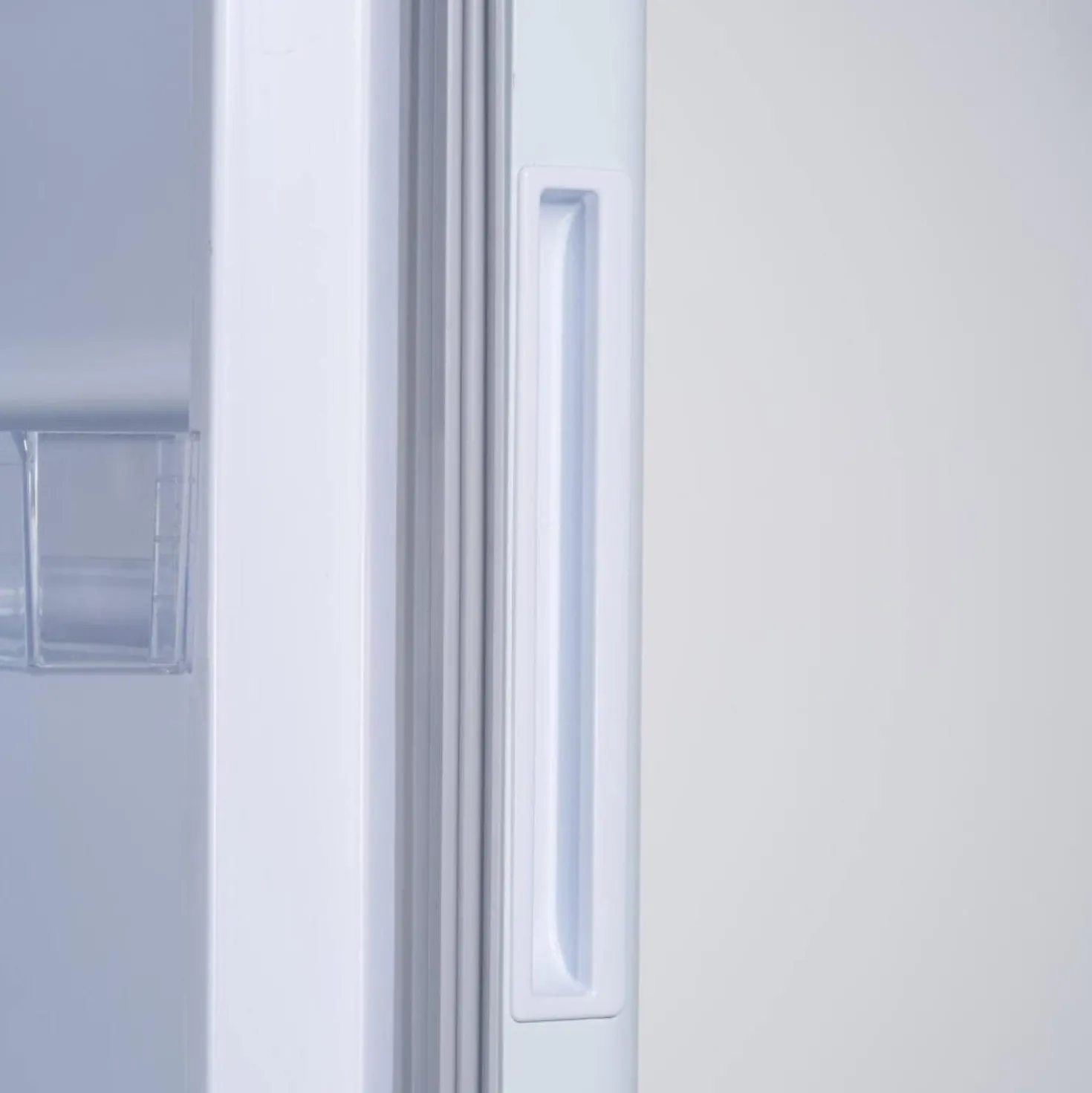 DANBY Congélateur 14 pi3, Blanc, Vertical, 28" - DUF140A1WDB