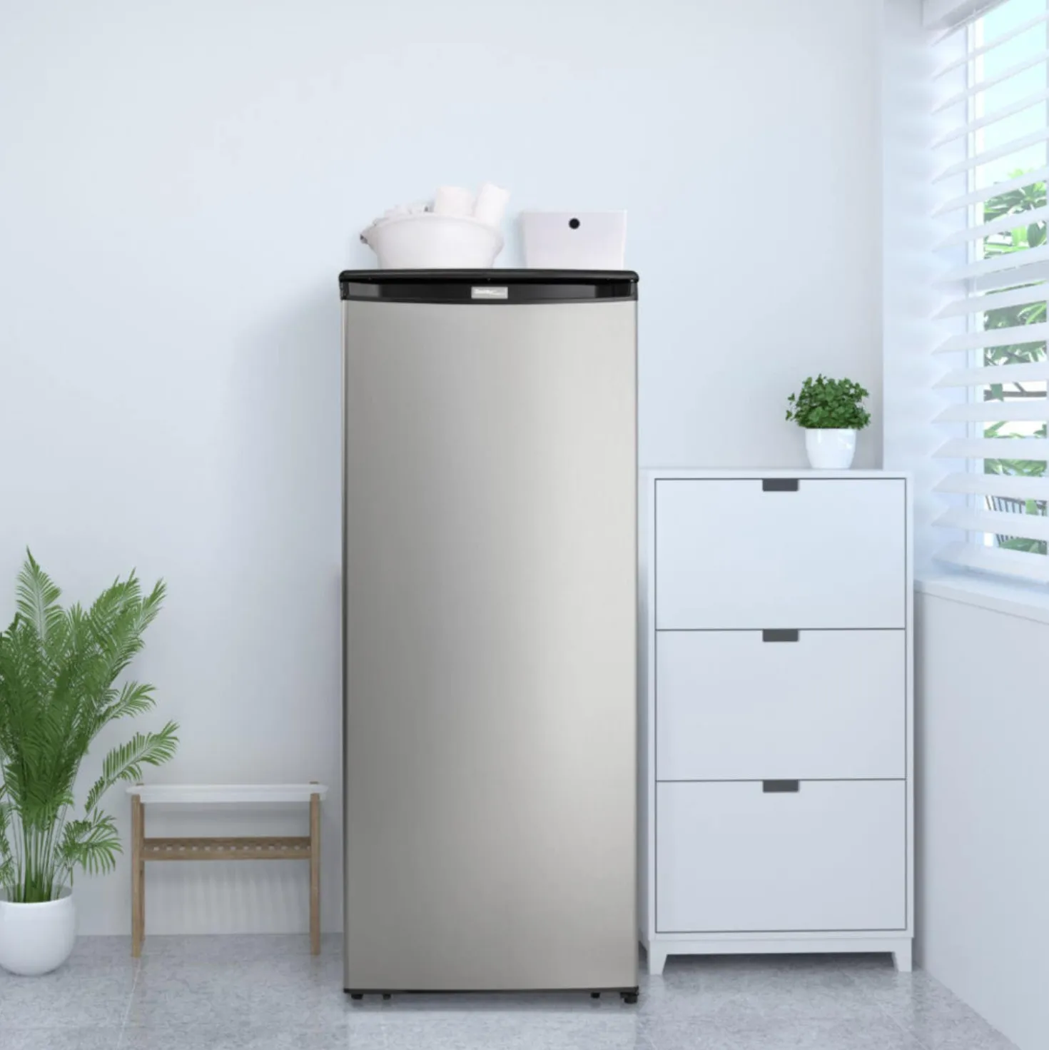 DANBY Congélateur 8,5 pi3, Inox, Vertical, 24" - DUFM085A4BSL