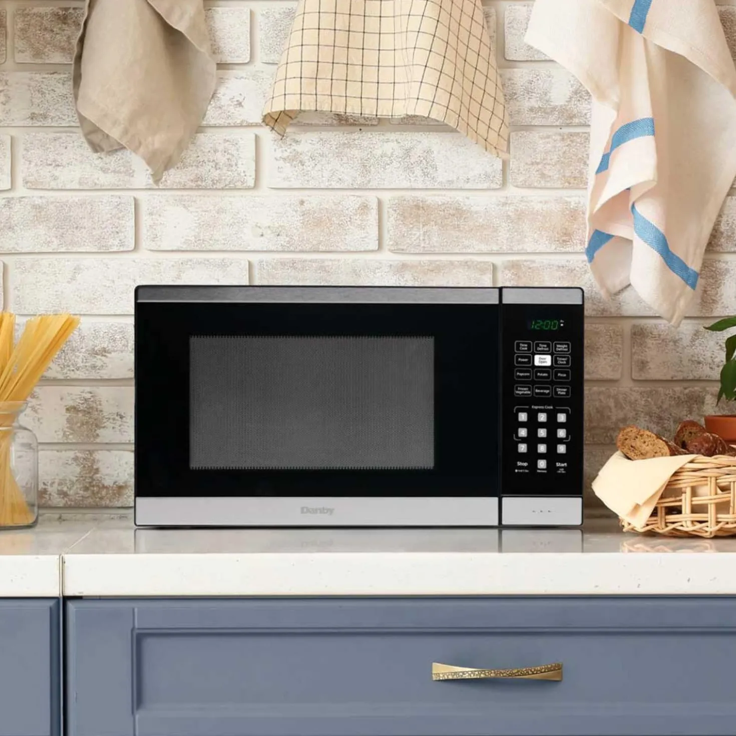 DANBY Micro-ondes Inox 900 19" DBMW0925BBS