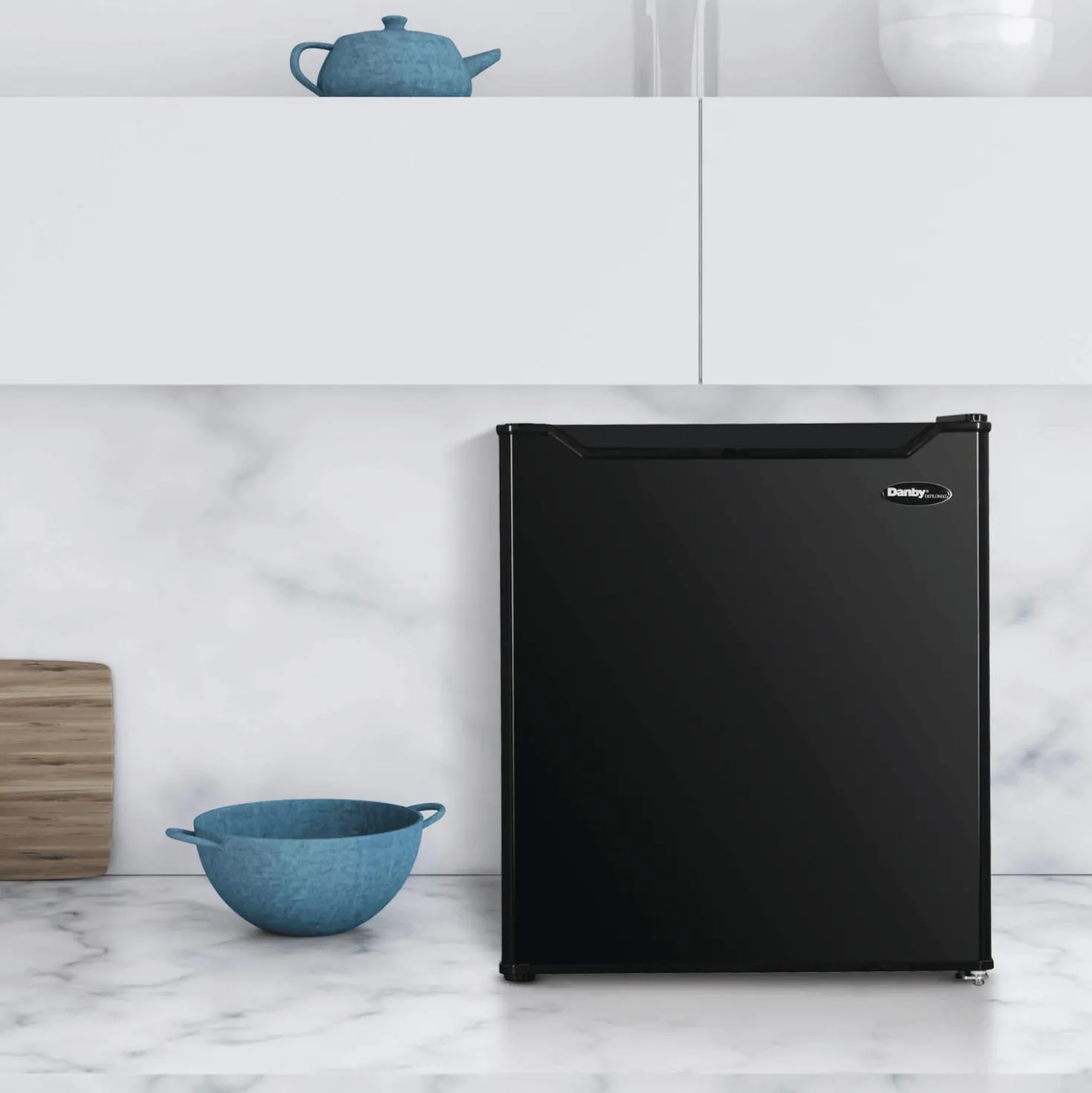 DANBY Réfrigérateur 1,6 pi3 Noir Compact - DAR016B1BM