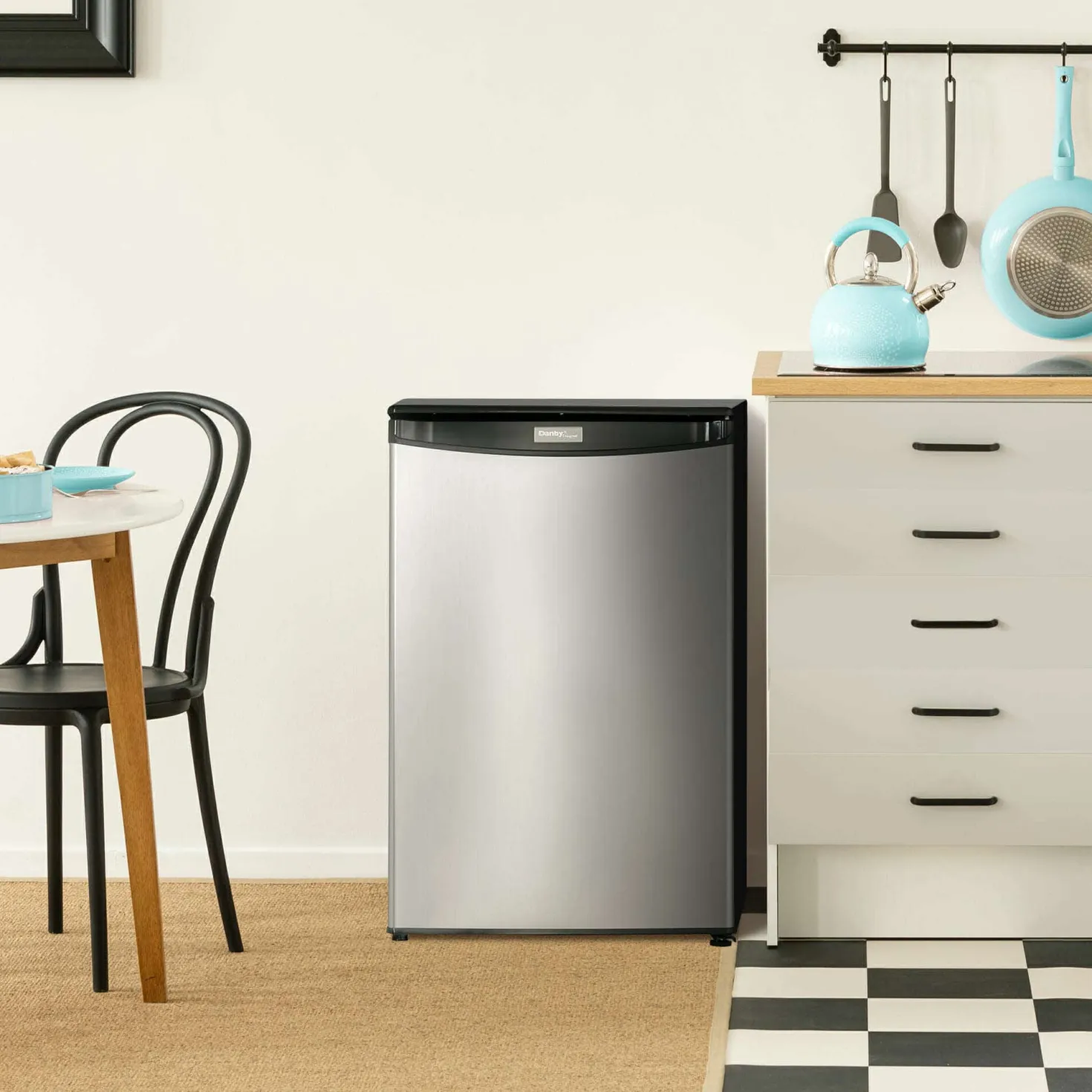 DANBY Réfrigérateur 4,4 pi3 21 po Inox Compact - DAR044A4BSSD