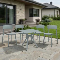 Ensemble à dîner d'extérieur en résine avec 1 table carrée et 4 chaises empilables - gris