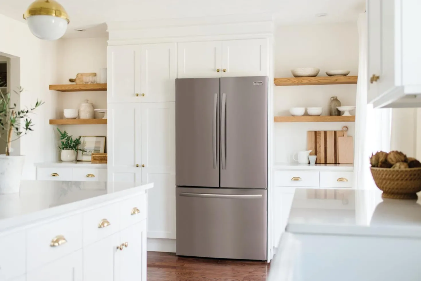FRIGIDAIRE GALLERY Réfrigérateur 23,3 pi3 36 po Inox Congélateur en bas, Portes françaises - GRFG2353AF