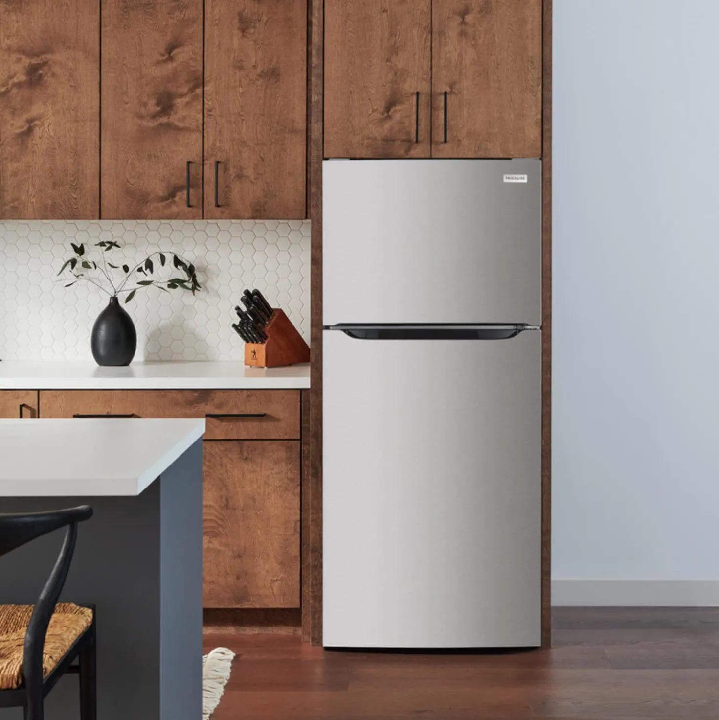 FRIGIDAIRE Réfrigerateur 18 pi3 30 po Inox Congélateur en haut - FRTE1835AS