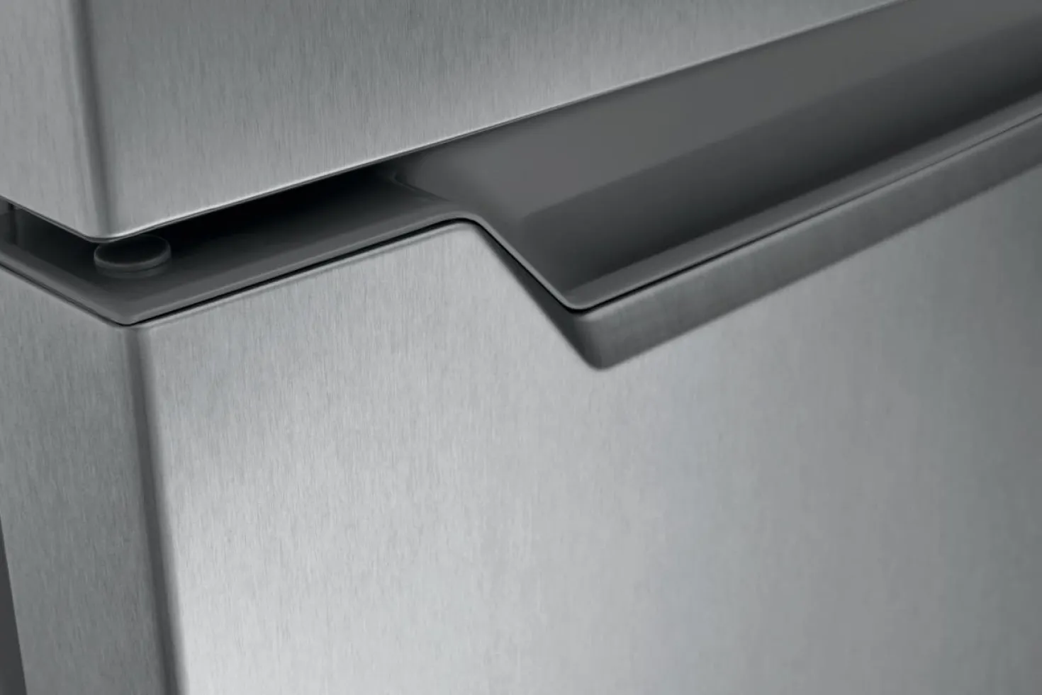 FRIGIDAIRE Réfrigérateur 11,6 pi3 24 po Inox Congélateur en haut - FFET1222UV