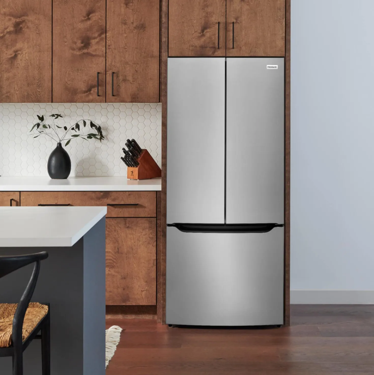 FRIGIDAIRE Réfrigérateur 20 pi3 33 po Inox Portes françaises - FRFG2033AV