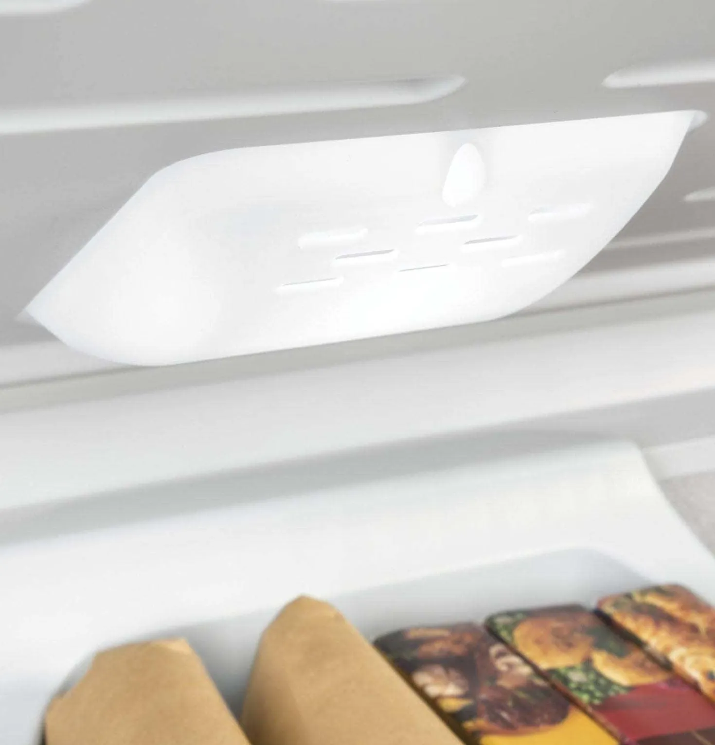 GE Congélateur 21,7 pi3, Blanc, Horizontal, 73.25" - FCM22DLWW