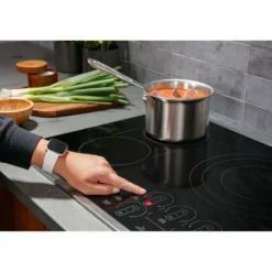 GE Profile Plaque de cuisson Vitrocéramique Noir 36