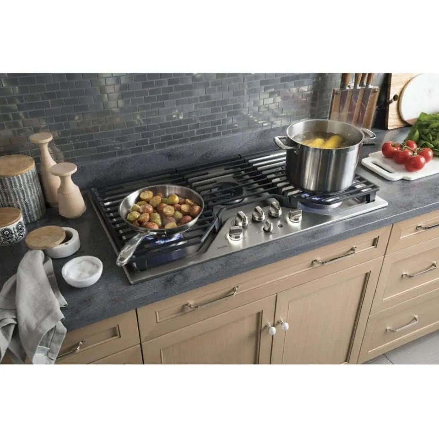 GE Profile Table de cuisson Gaz Acier inoxydable 36" Acier inoxydable - PGP9036SLSS
