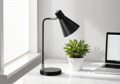 Lampe de table 17"H en métal