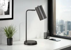 Lampe de table 18"H en métal avec ports usb