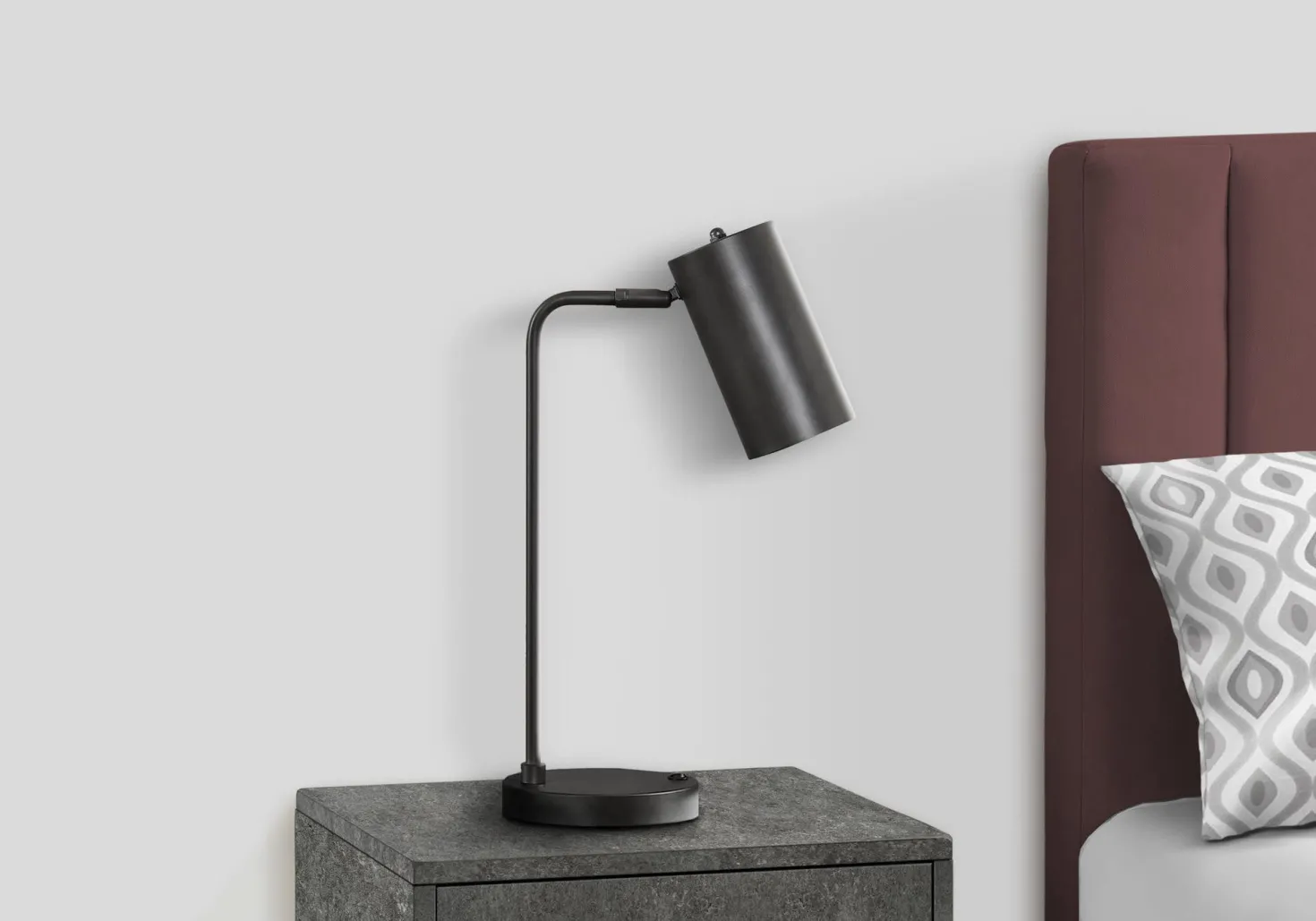 Lampe de table 18"H en métal avec ports usb