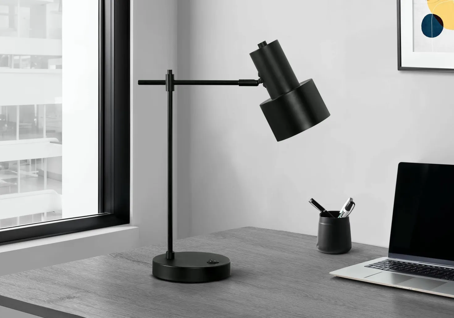 Lampe de table 21"H en métal avec ports usb