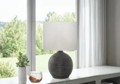 Lampe de table 16"H en résine