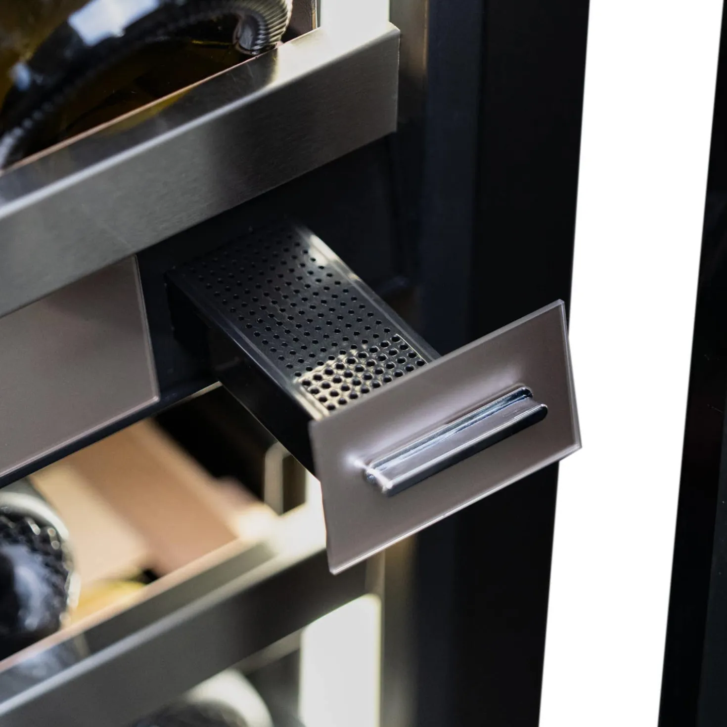 SILHOUETTE Cellier à vin encastré 24″ Inox 24" - SPRWC052D3SS