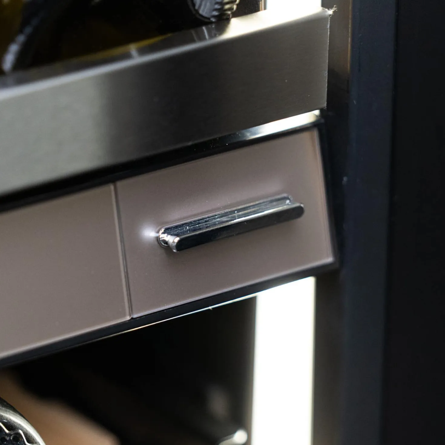 SILHOUETTE Cellier à vin encastré 24″ Inox 24" - SPRWC052D3SS