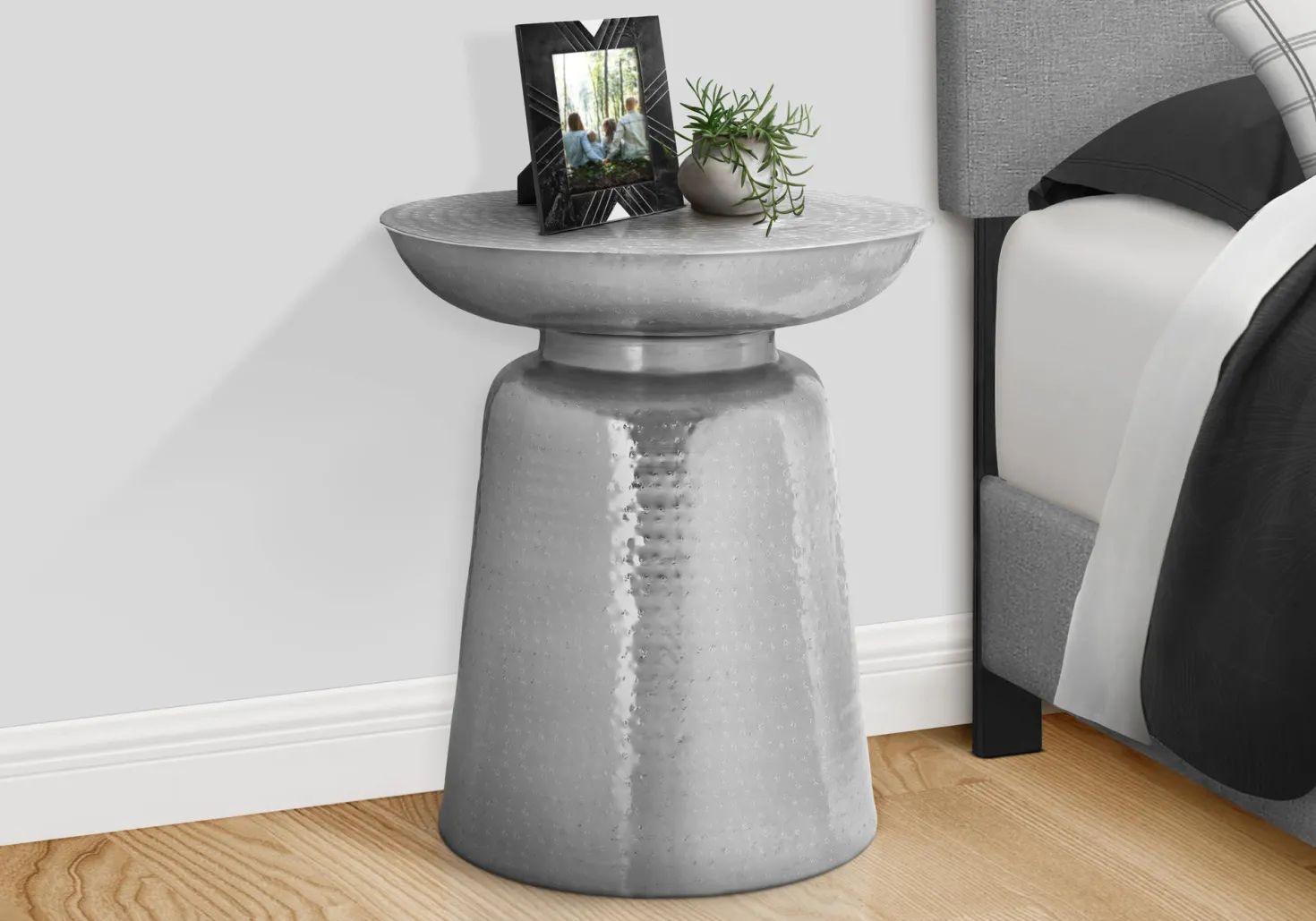 Table d'appoint - 22"H, table de bout drum métal chrome - Monarch