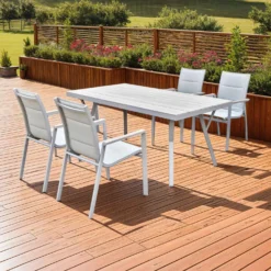 Table d’extérieur en polywood et aluminium avec 4 chaises