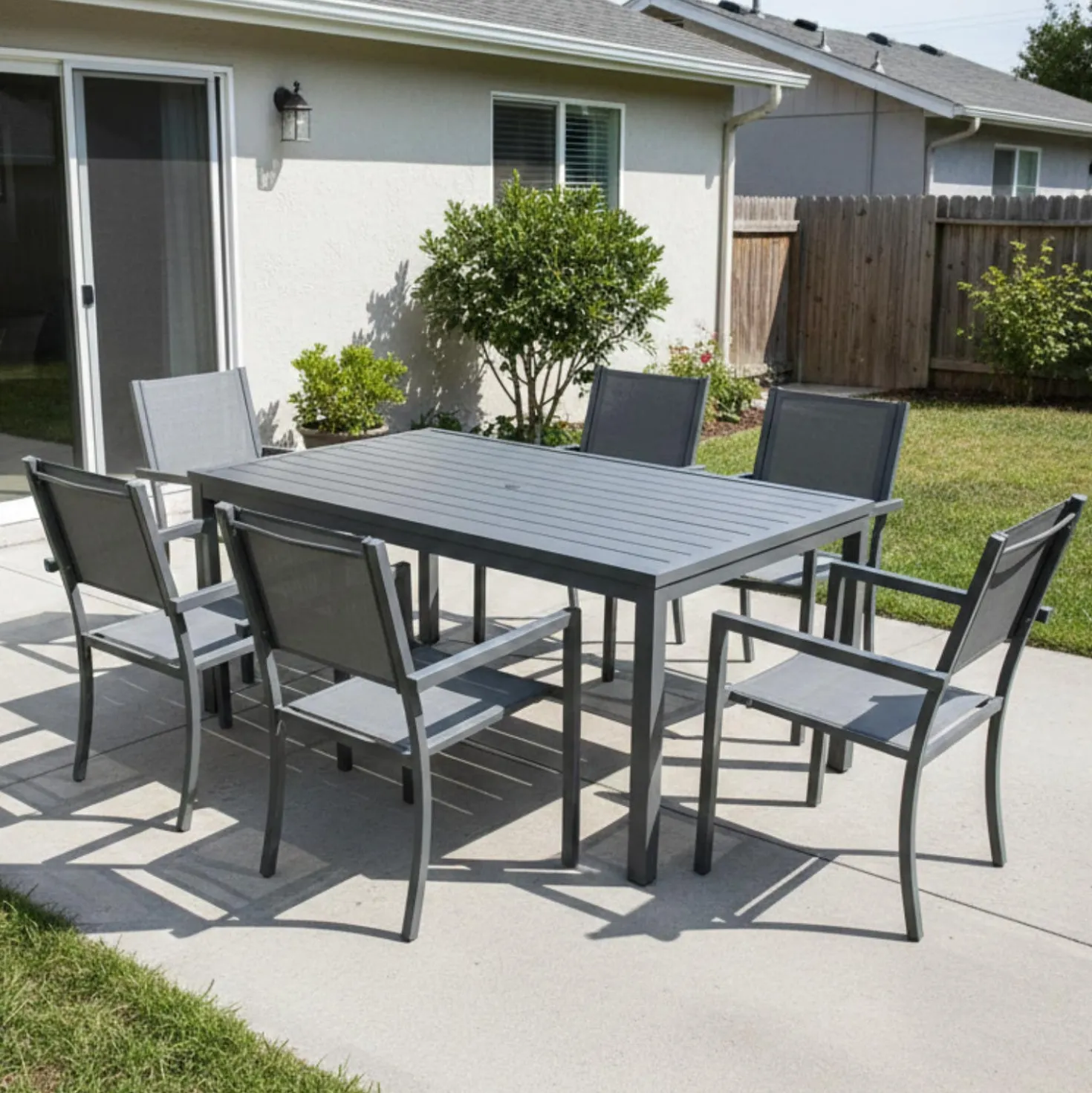 Table à manger rectangulaire d’extérieur en métal et 6 chaises