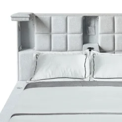 Très grand lit et tête de lit avec lumières de lecture et console (78