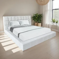 Très grand lit et tête de lit avec lumières de lecture et console (78